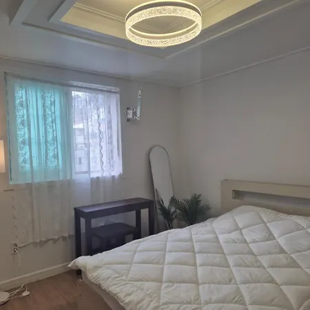 Small And Pretty House Near Busan Station, Pet-Friendly, Suitable For 2 People