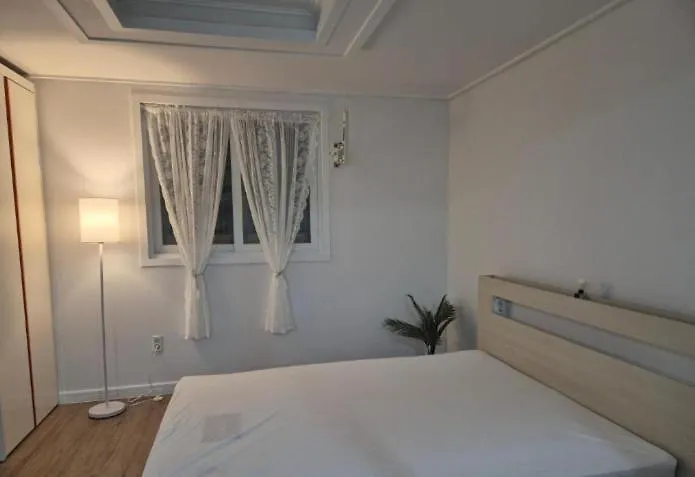 招待所 Small And Pretty House Near Station, Pet-friendly, Suitable For 2 People