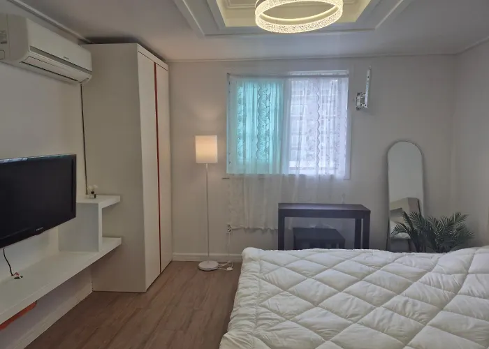 Small And Pretty House Near Station, Pet-friendly, Suitable For 2 People 招待所 3*