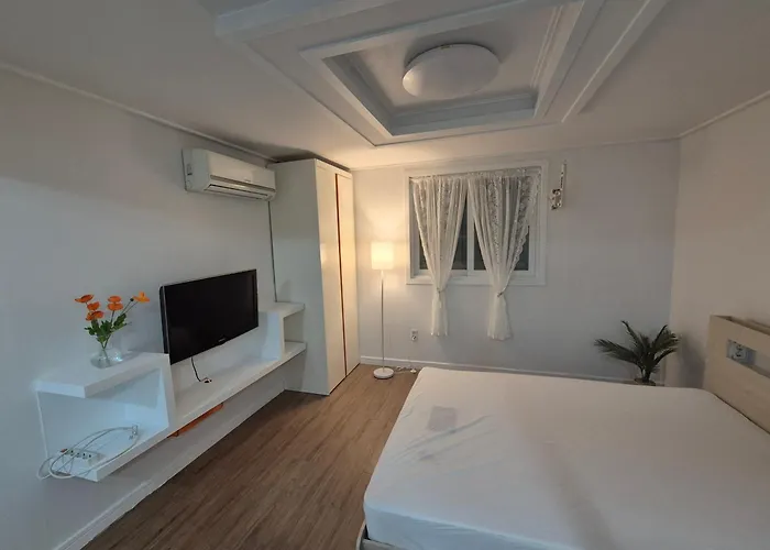 招待所 Small And Pretty House Near Station, Pet-friendly, Suitable For 2 People