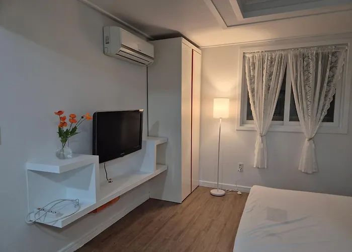 招待所 Small And Pretty House Near Station, Pet-friendly, Suitable For 2 People