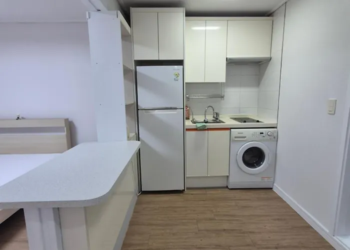 招待所 Small And Pretty House Near Station, Pet-friendly, Suitable For 2 People 釜山
